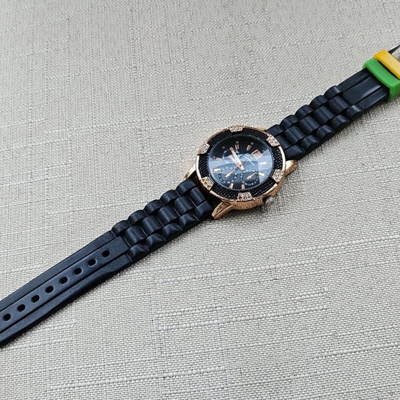 Geneva Fashion Wristwatch Quartz Analog Black Rubber Band Gold Tone Case Watch - Picture 4 of 11